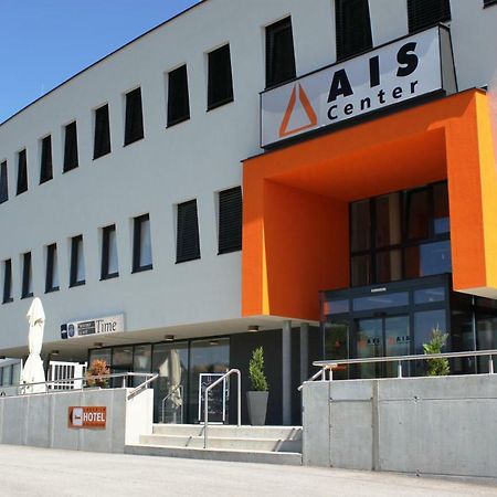 AIS Center Hotel Wolfsberg Buitenkant foto